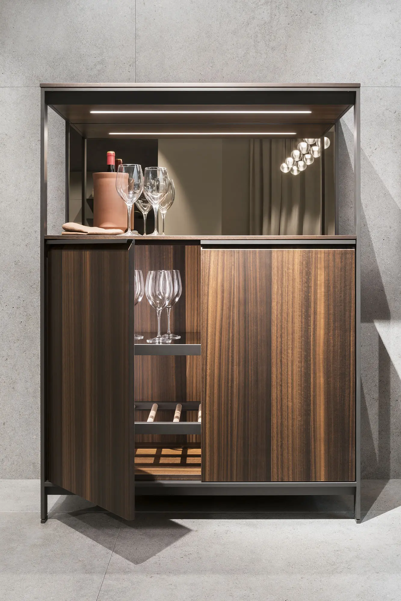 Mueble Bar Dica semiabierto